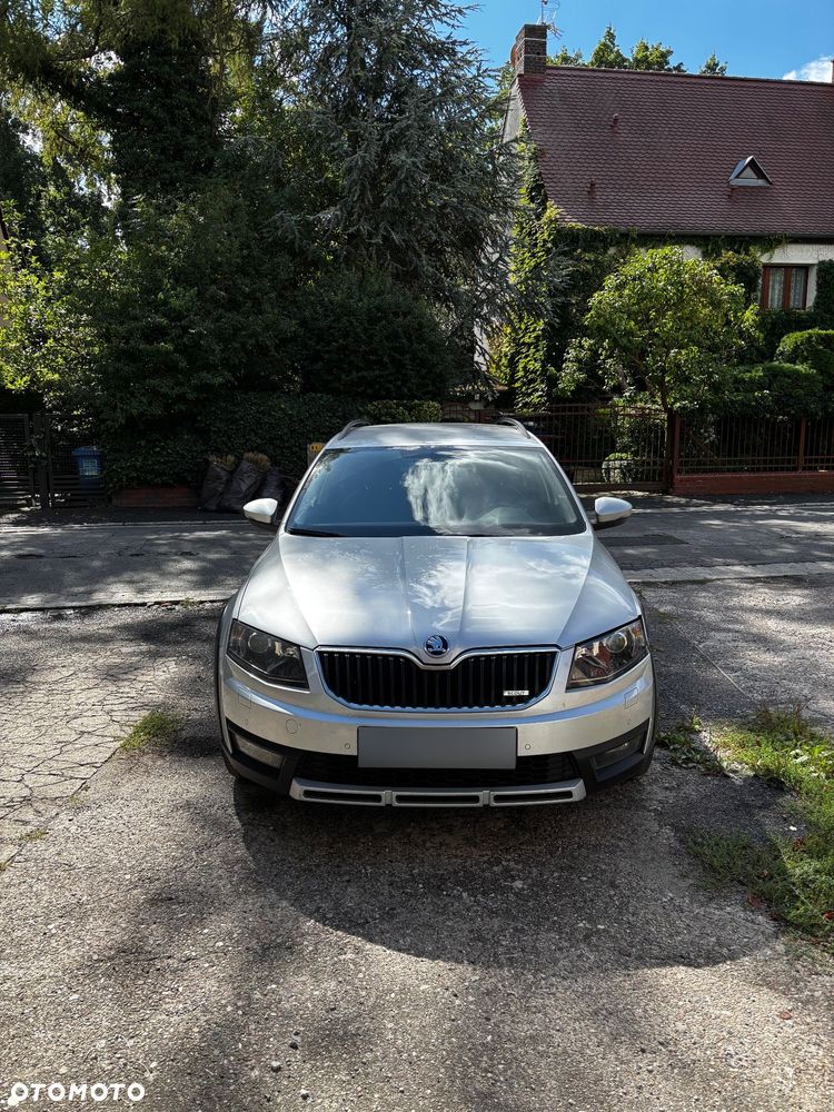 Skoda Octavia Scout 2.0 TDI 4x4 DSG - 9