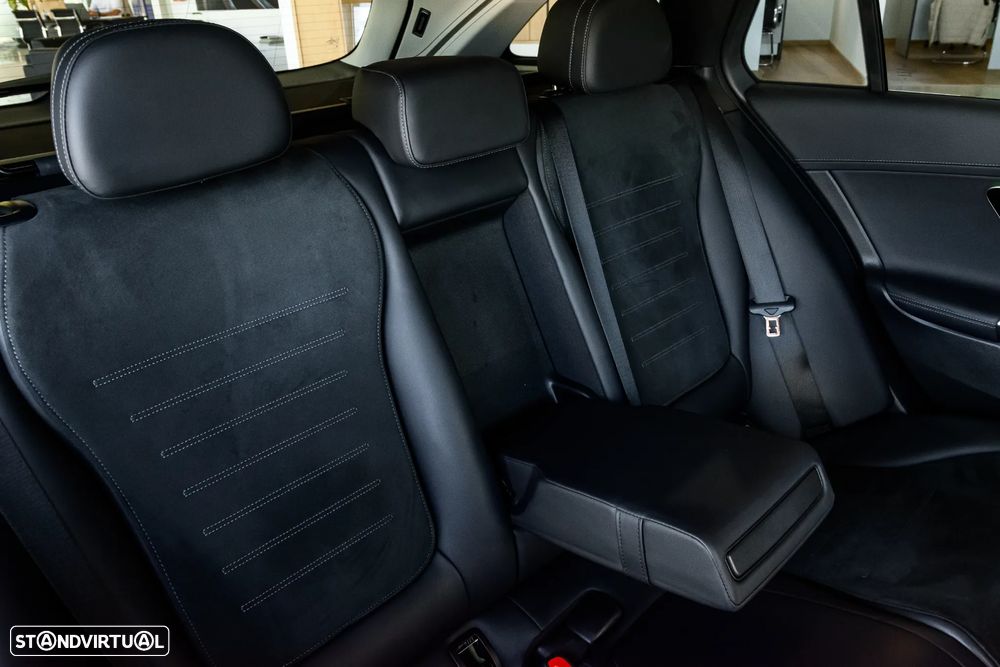 Mercedes-Benz C 300 e AMG Line - 32