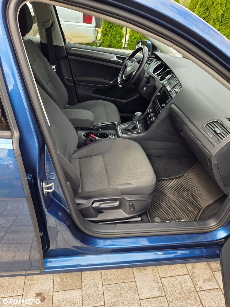 Volkswagen Golf - 9