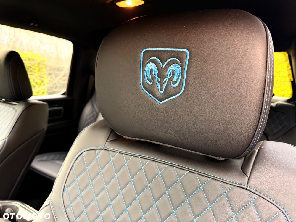 RAM 1500 Crew Cab Shortbed Bighorn - 16