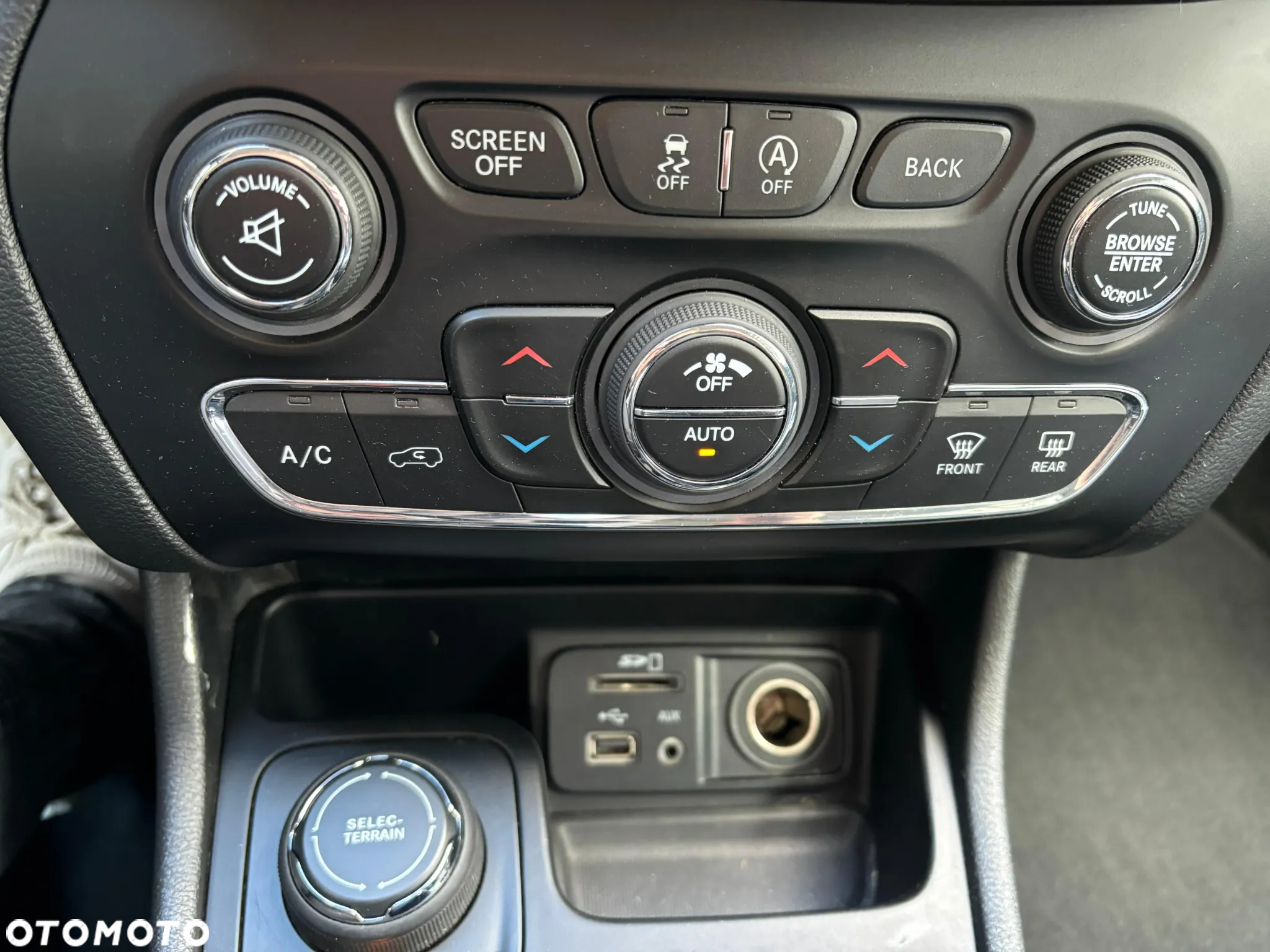 Jeep Cherokee 2.0 MJD Active Drive I Longitude - 10