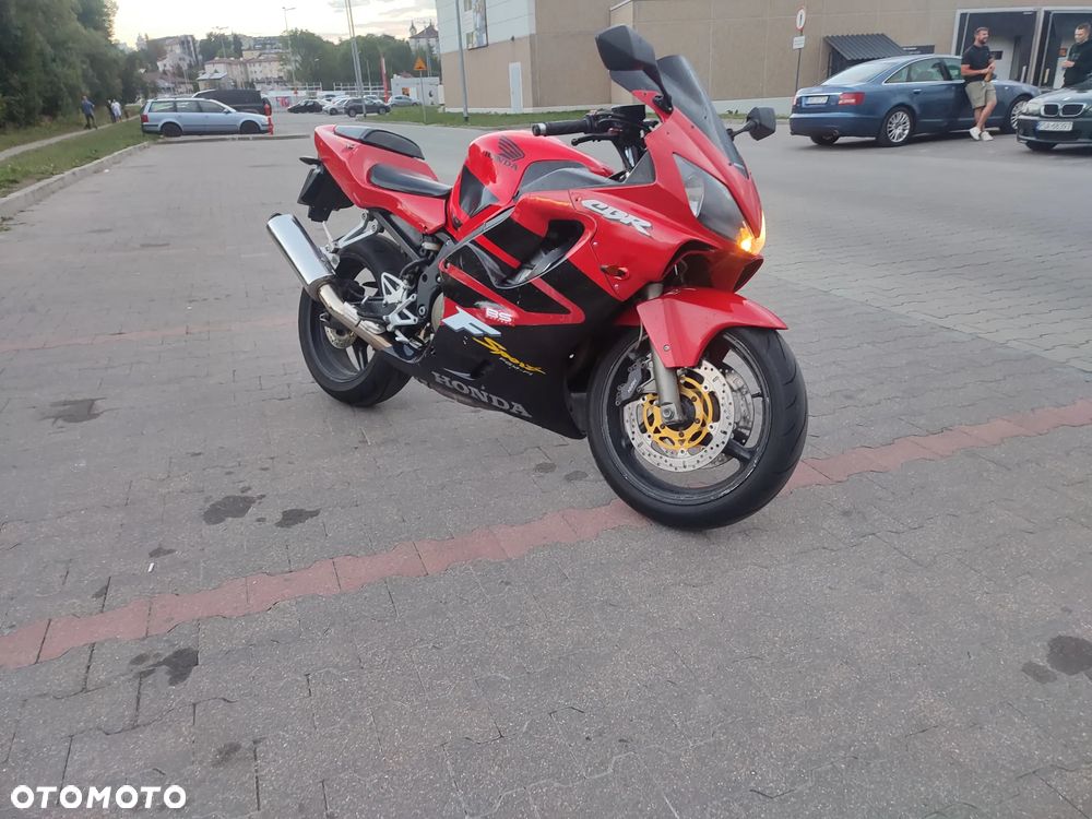 Honda CBR - 1