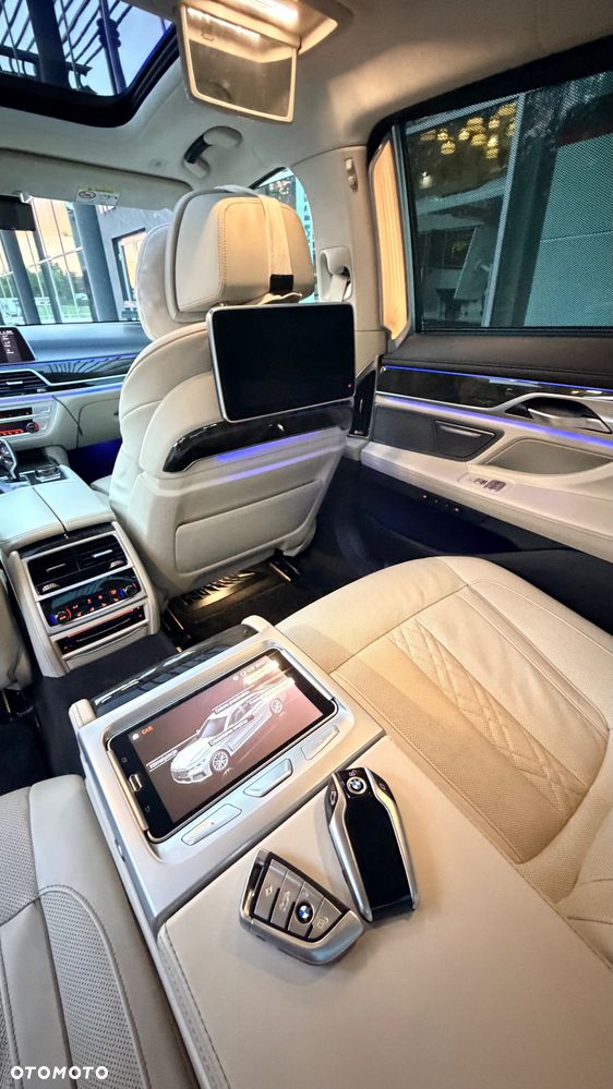 BMW Seria 7 745Le xDrive sport - 13