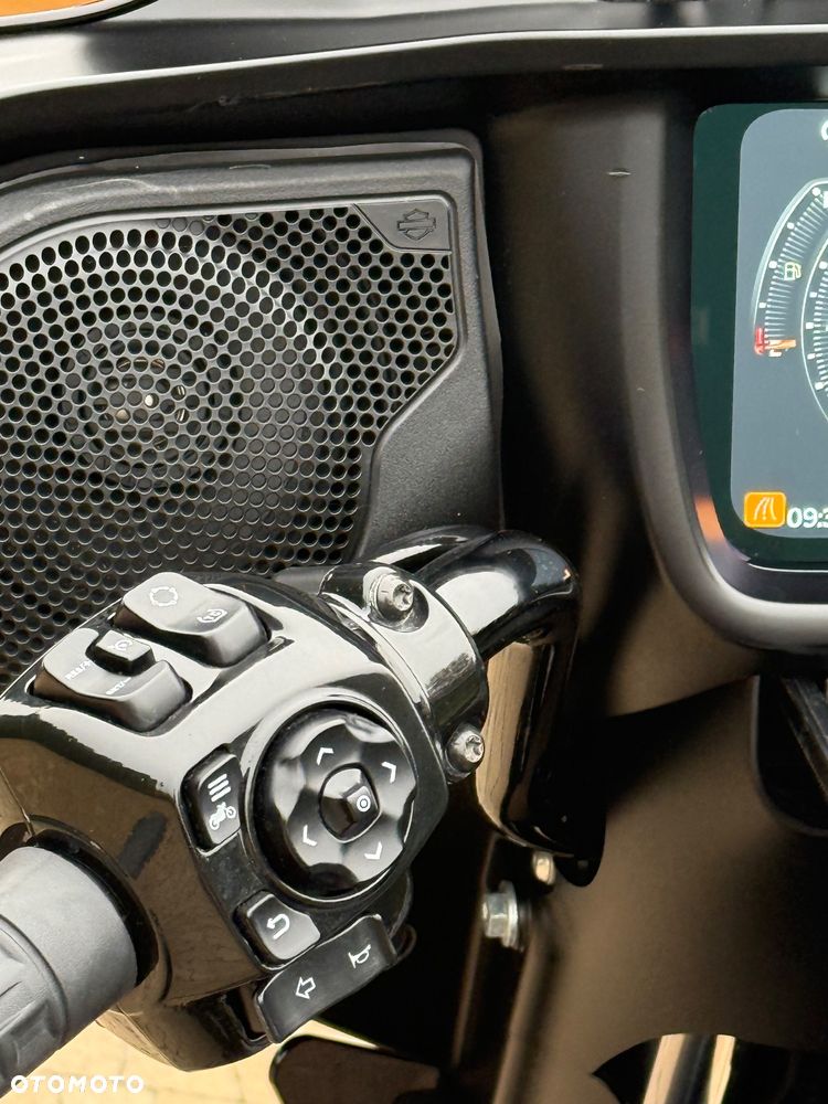 Harley-Davidson Touring Street Glide - 15