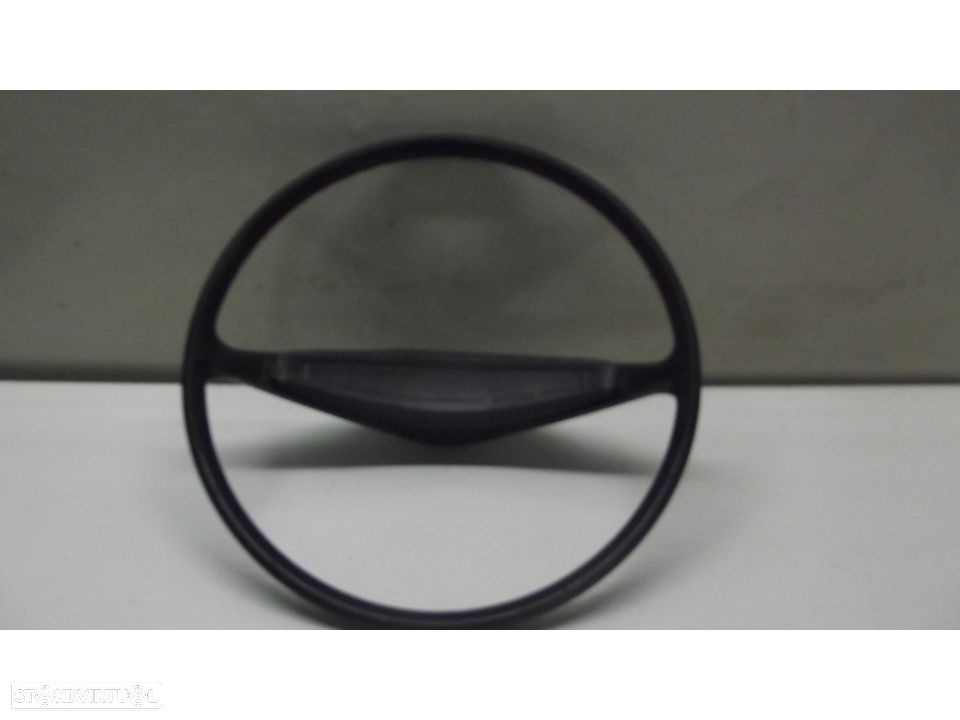 Volvo antigo volante em bom estado - 1