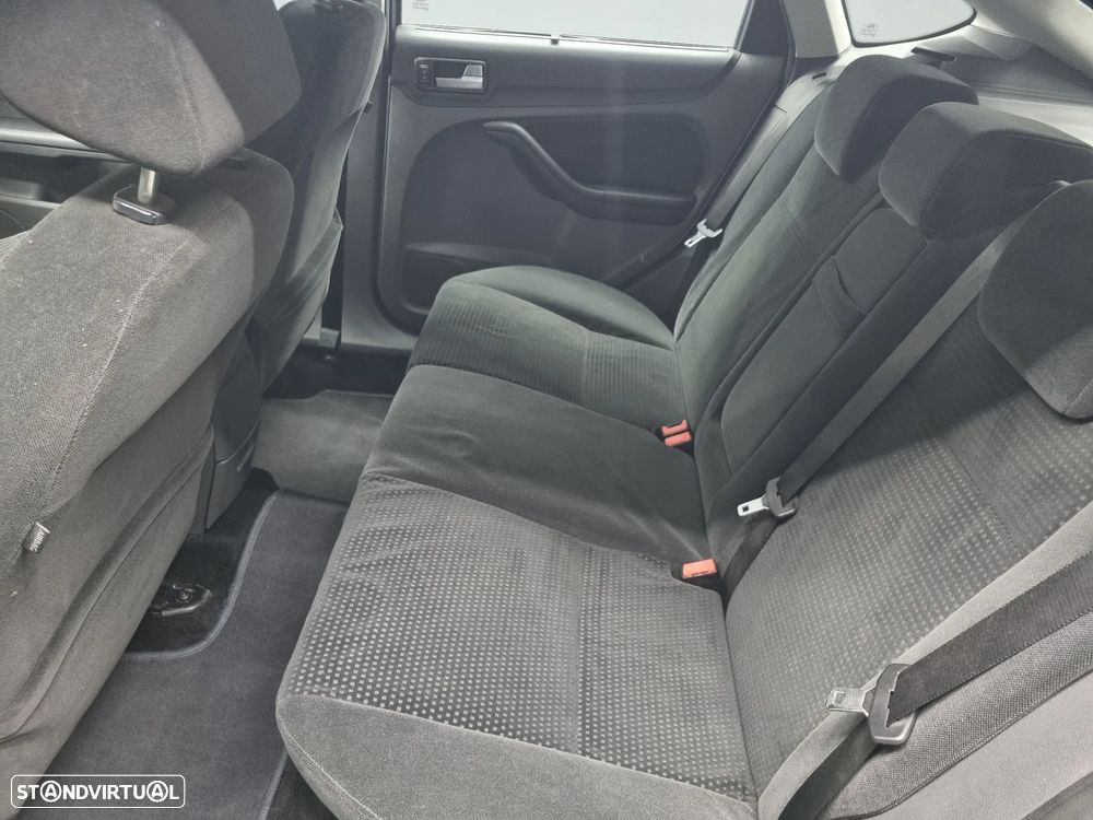 Ford Focus 1.6 TDCi Ghia - 13