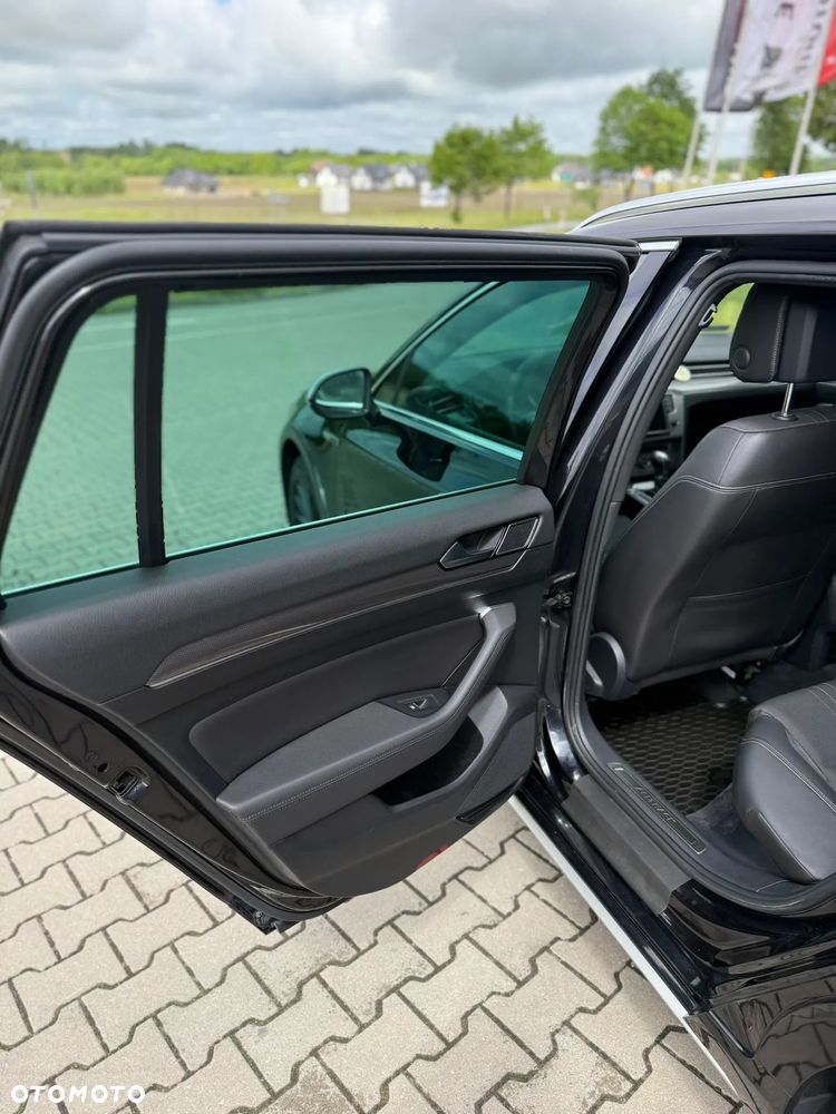 Volkswagen Passat Alltrack 2.0 TDI SCR DSG 4Motion - 13