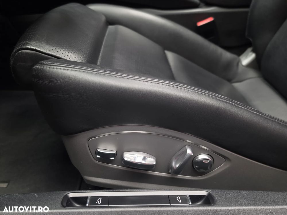 Porsche 911 Carrera 4 PDK - 10