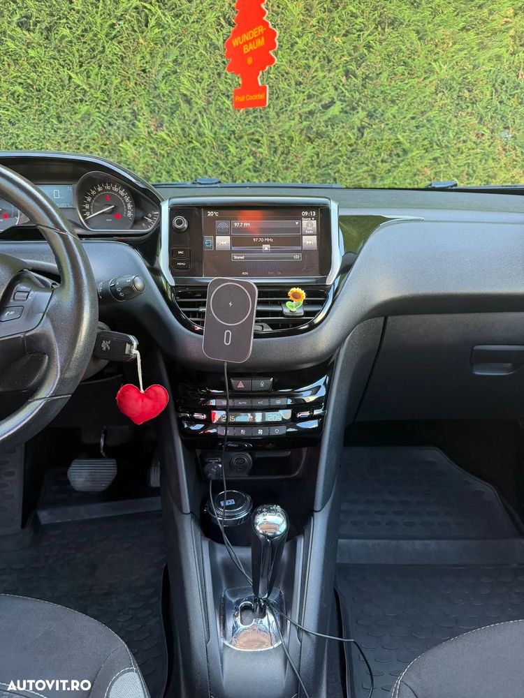 Peugeot 208 - 20