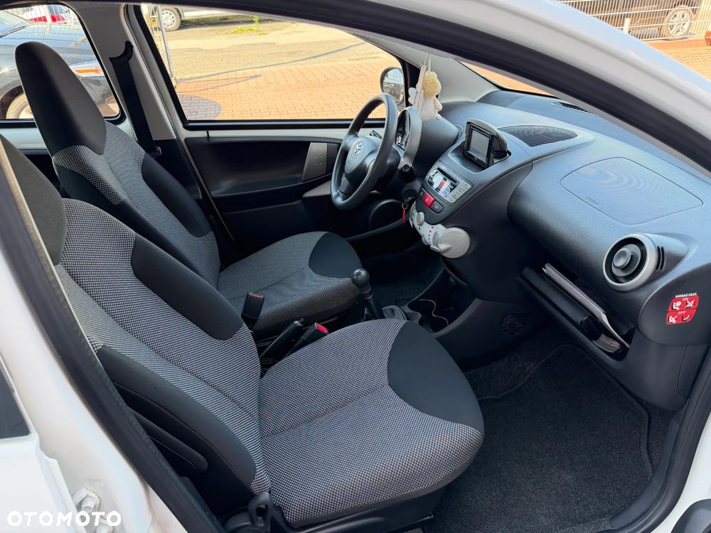 Toyota Aygo 1.0 VVT-i Sol EU5 - 27