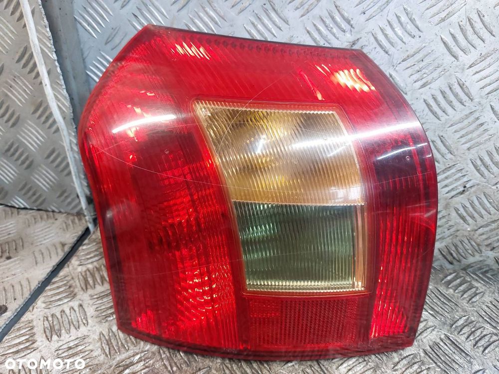 LAMPA LEWY TYŁ TOYOTA COROLLA E12 HB 3D - 1