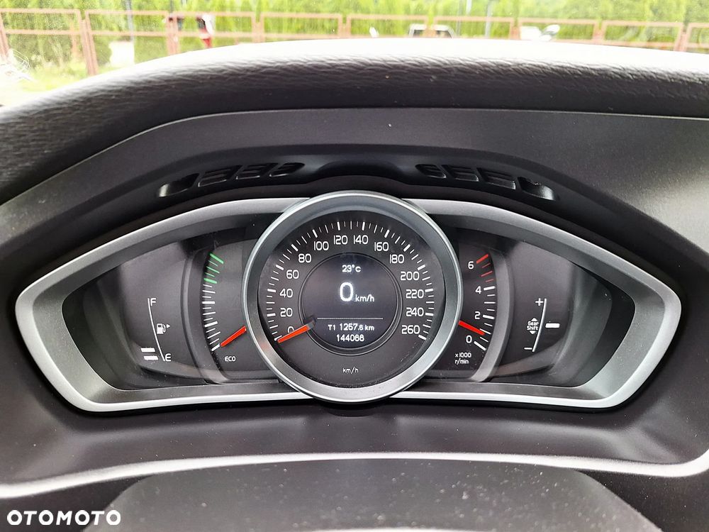 Volvo V40 Cross Country D2 Plus - 8
