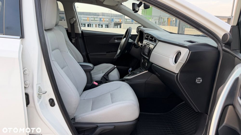 Toyota Auris 1.8 HSD Prestige NAVI - 20