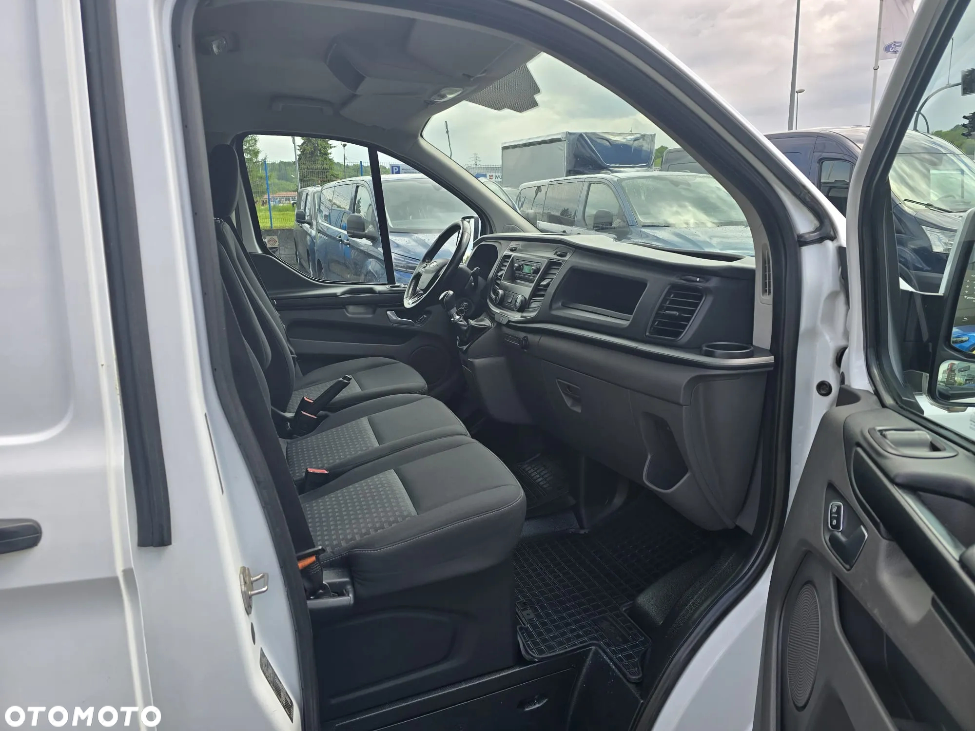 Ford Transit Custom 290 L2H1 Limited - 11