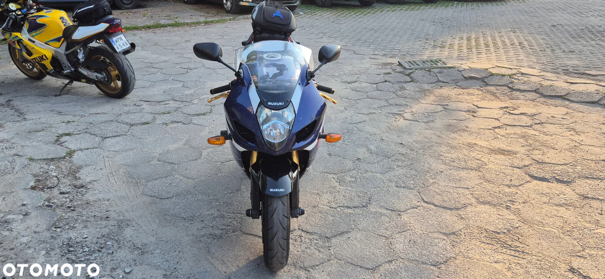 Suzuki GSX-R - 4