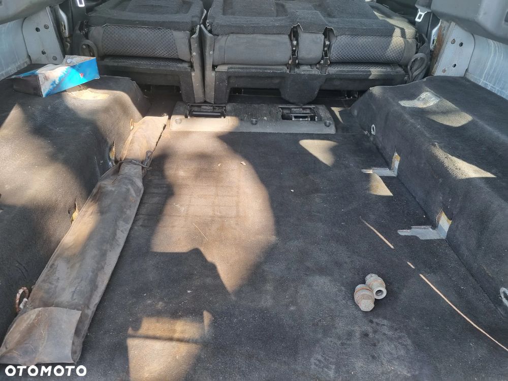 Land Rover Defender 2.4 TD4 SE - 20