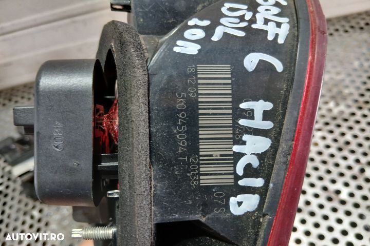 Lampa / Tripla stop dreapta pe hayon 5K0945094T 5K0945094T Volkswagen - 5