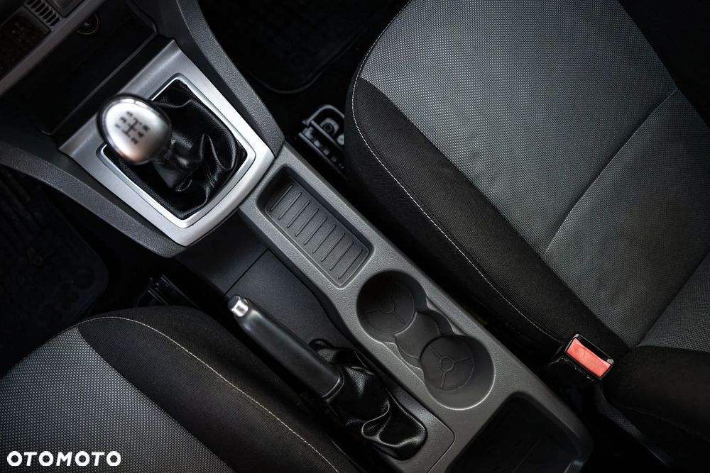 Ford Focus 1.6 Trend + - 20