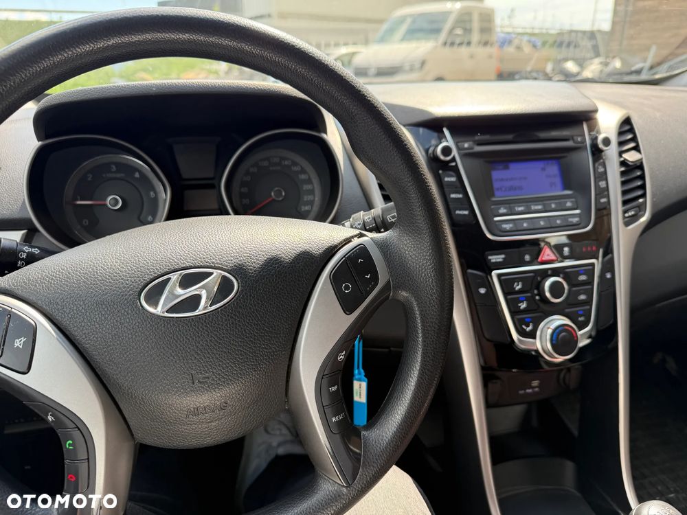 Hyundai i30 1.4 CRDi Classic + - 9