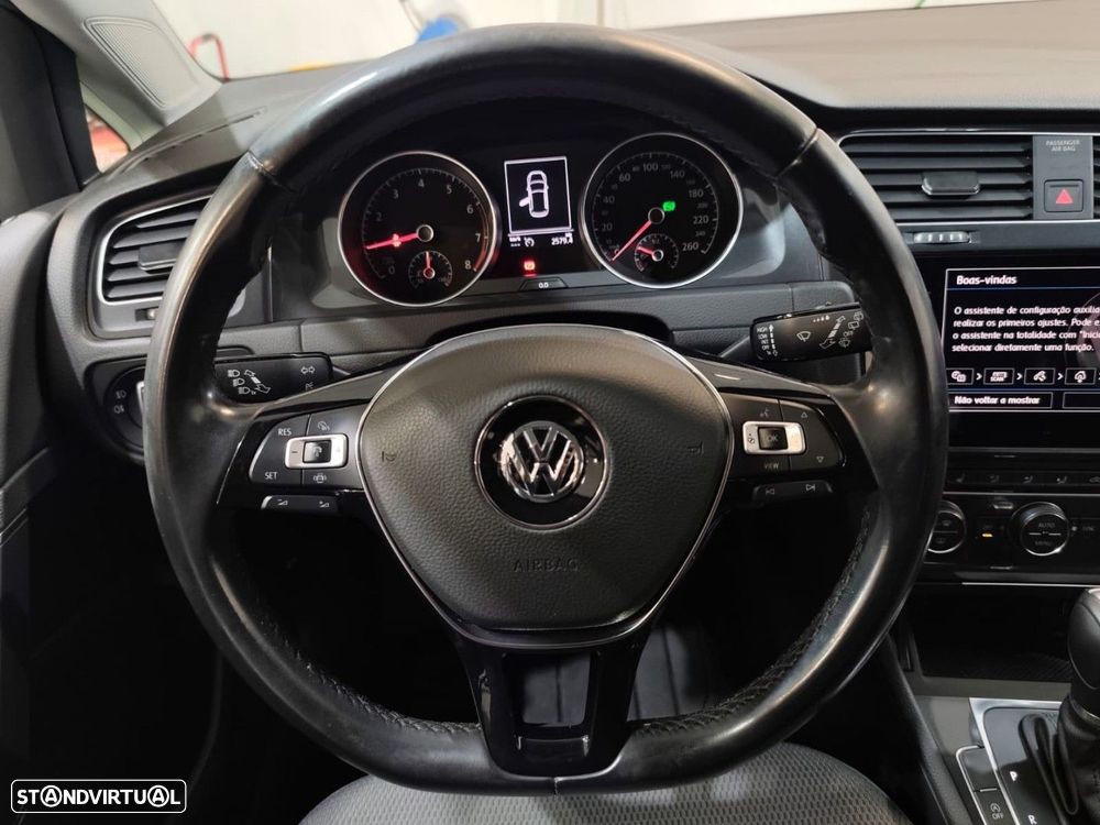 VW Golf 1.0 TSI Confortline DSG - 25