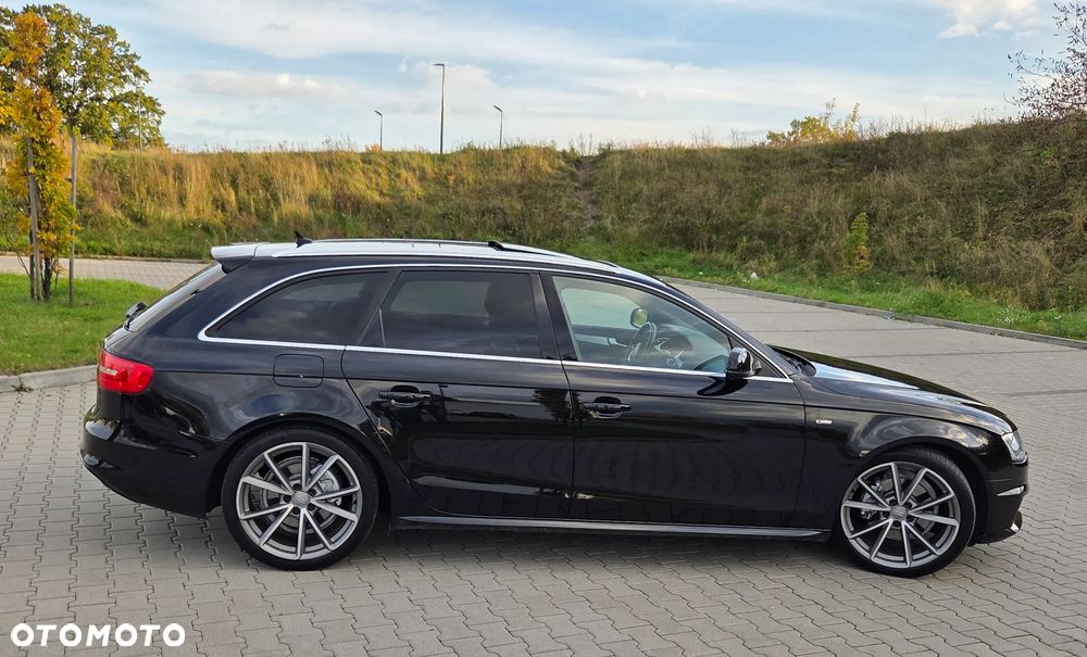 Audi A4 Avant 2.0 TDI DPF quattro S tronic S line Sportpaket - 13