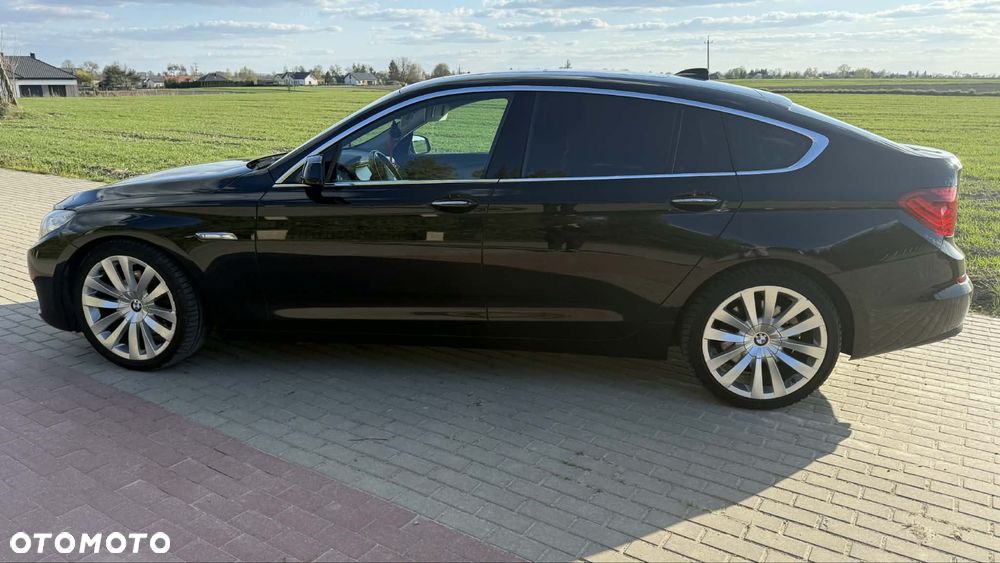 BMW 5GT - 5