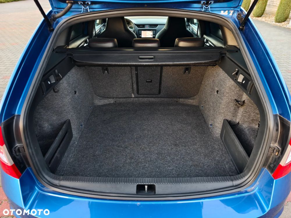 Skoda Octavia 2.0 TDI DSG RS - 25