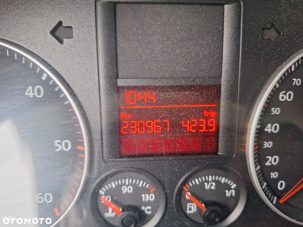 Volkswagen Passat 1.9 TDI Trendline - 10