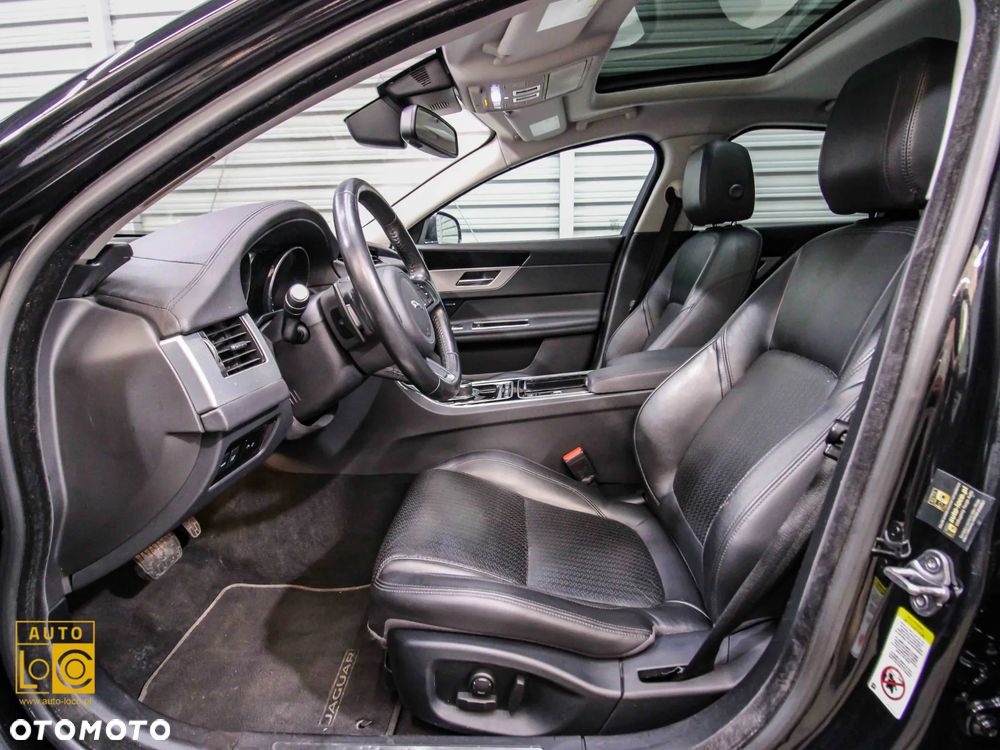 Jaguar XF 35t AWD Prestige - 12
