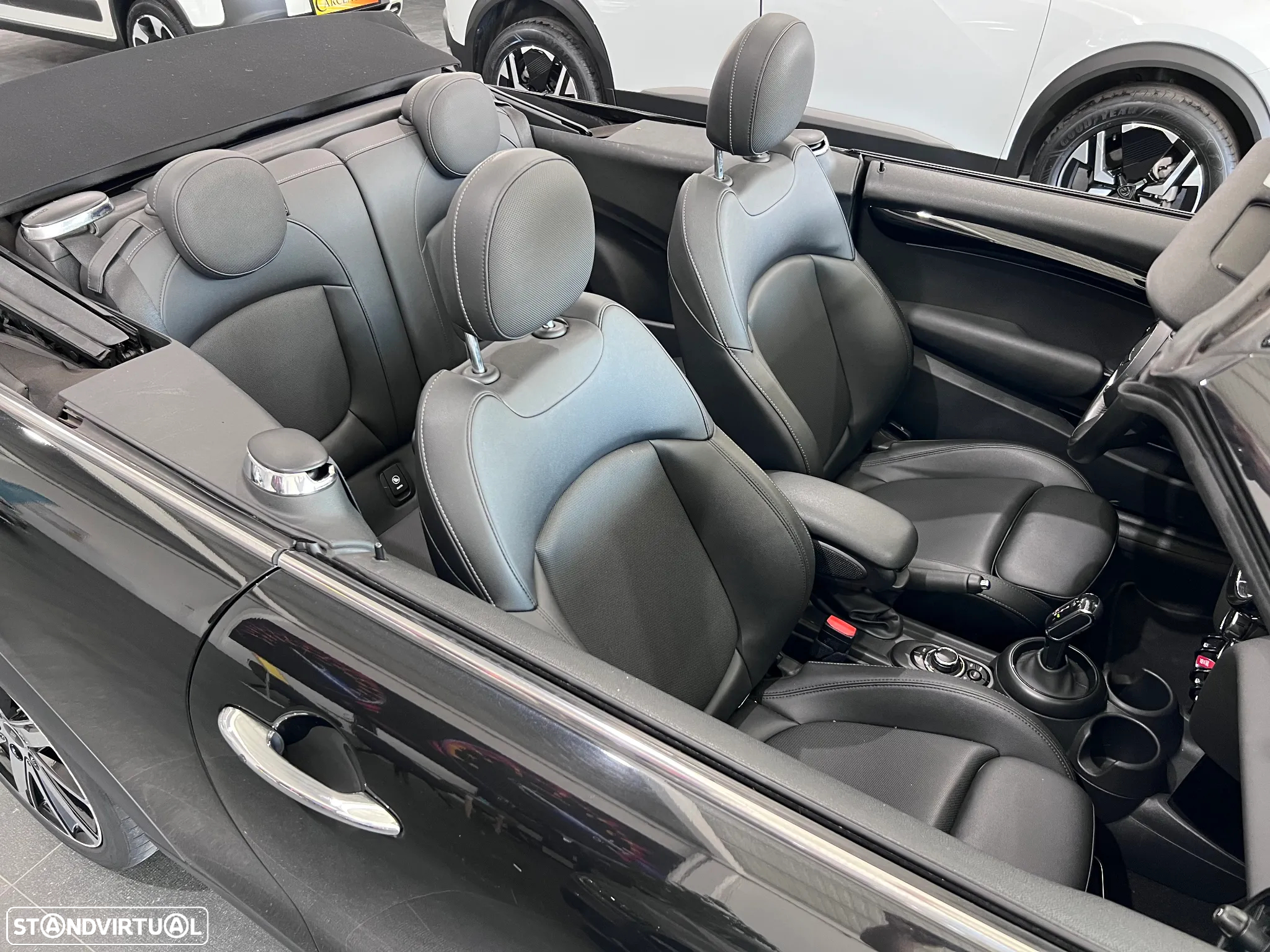 MINI Cabrio Cooper Auto - 7