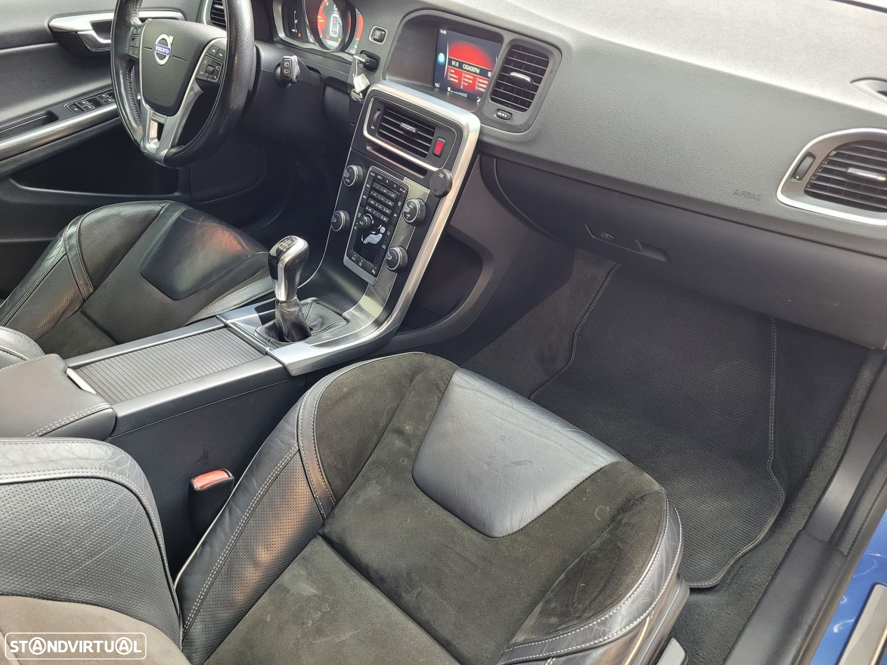 Volvo V60 2.0 D4 R-Design - 14