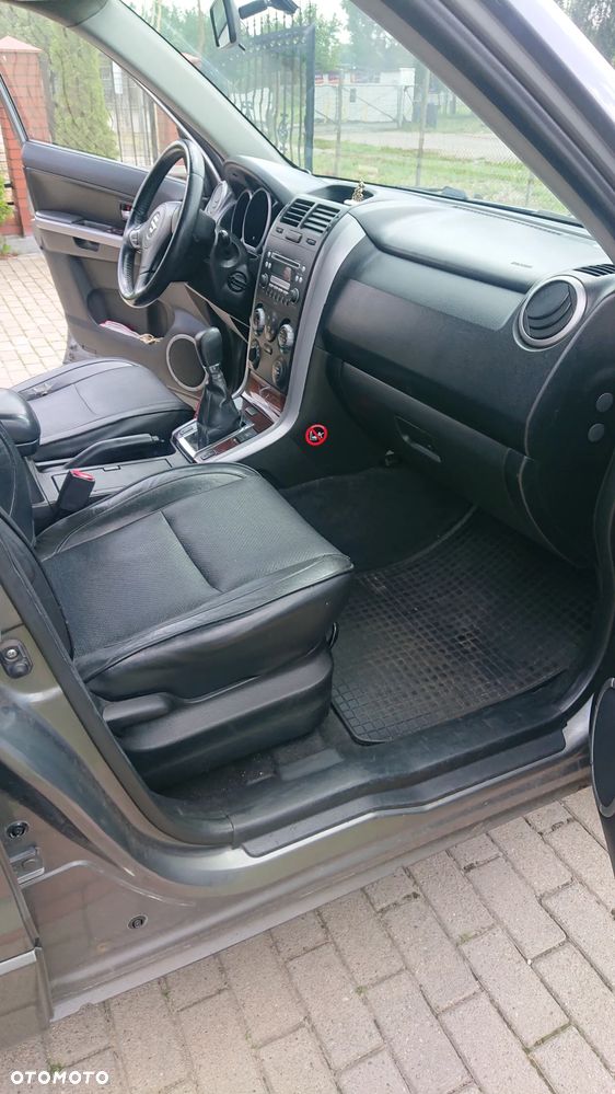 Suzuki Grand Vitara 2.0 Club - 5