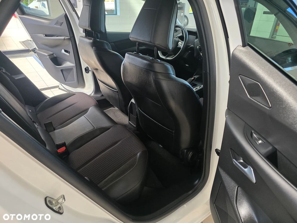 DS Automobiles DS 3 Crossback 1.2 PureTech Performance Line + - 17