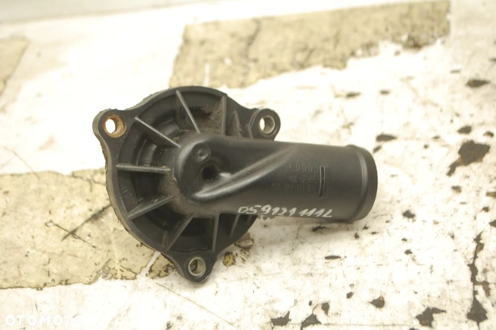 OBUDOWA TERMOSTATU 059121111L AUDI A4 B7 2.7 TDI A6 C6 - 4