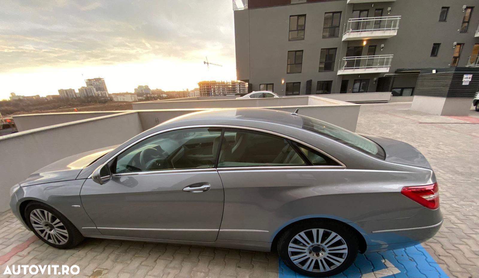 Mercedes-Benz E 250 CGI BlueEfficiency Automatik - 2