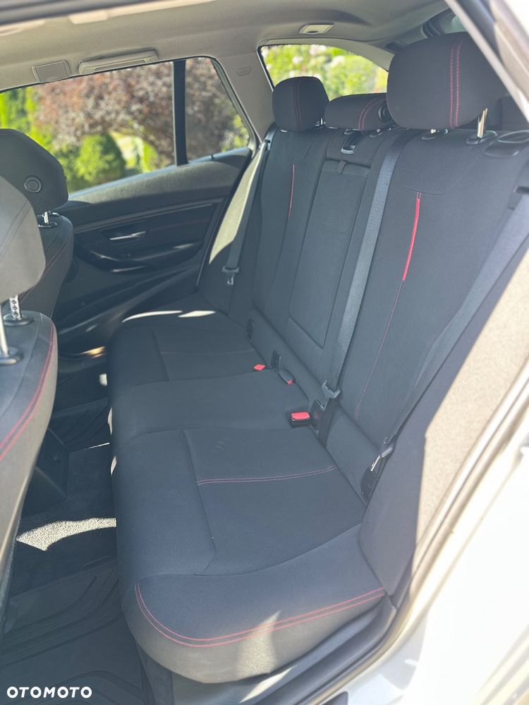 BMW Seria 3 318d xDrive Sport Line - 17