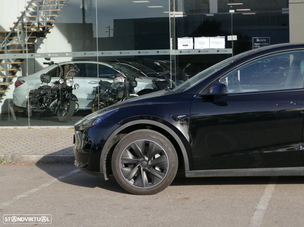 Tesla Model Y Standard - 16