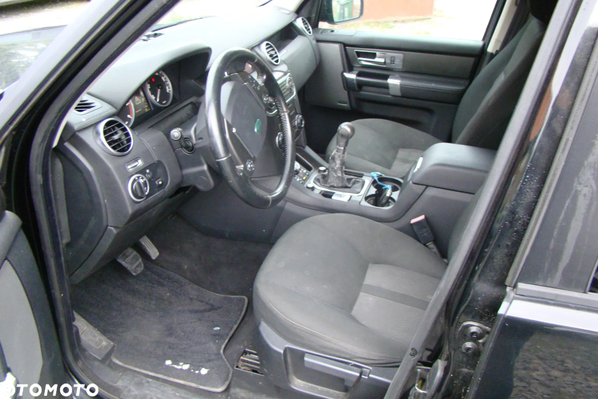 Land Rover Discovery IV 2.7D V6 S - 13