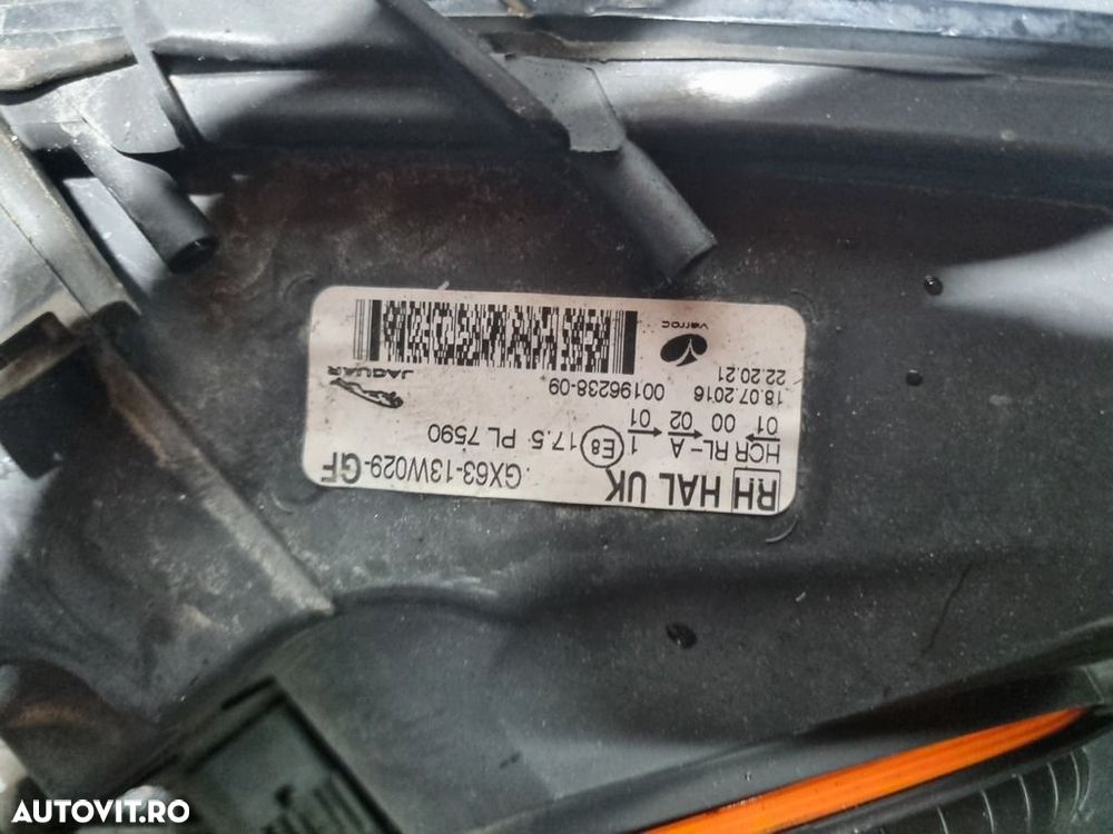 Far Dreapta Jaguar F - Pace 2015 - 2020 SUV 4 Usi (1141) Cu lupă - 3