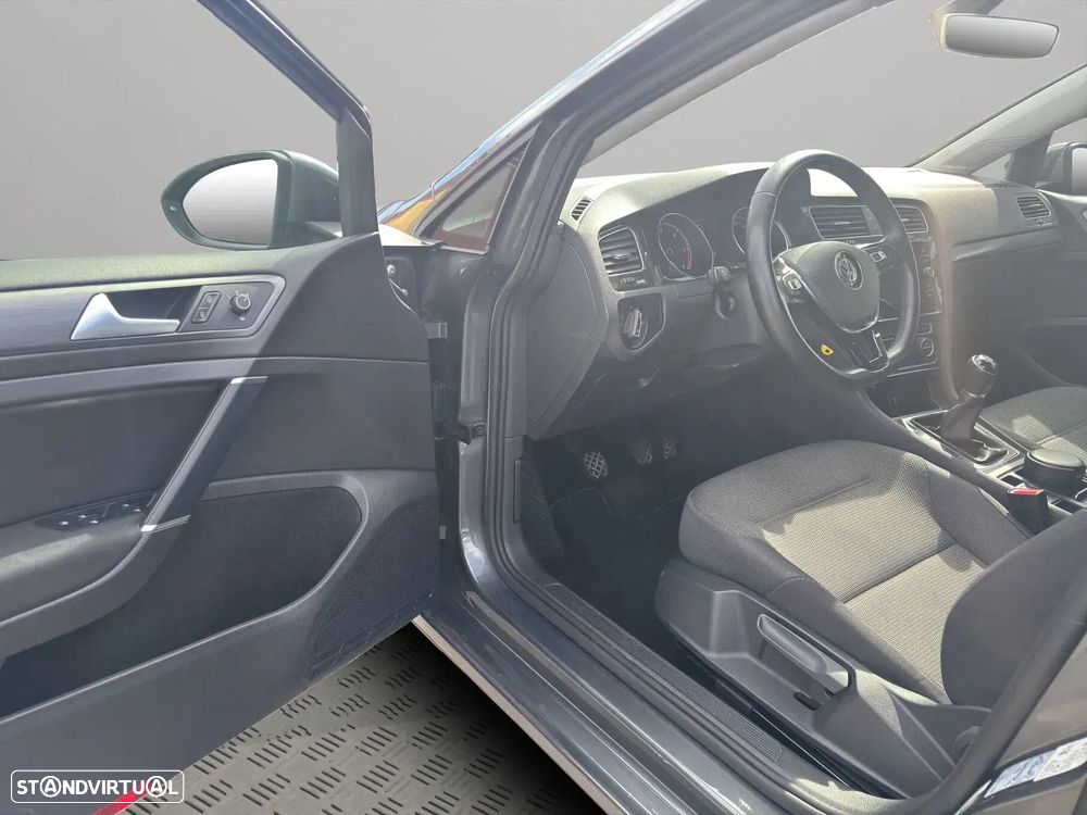 VW Golf Variant 1.6 TDi Confortline - 19