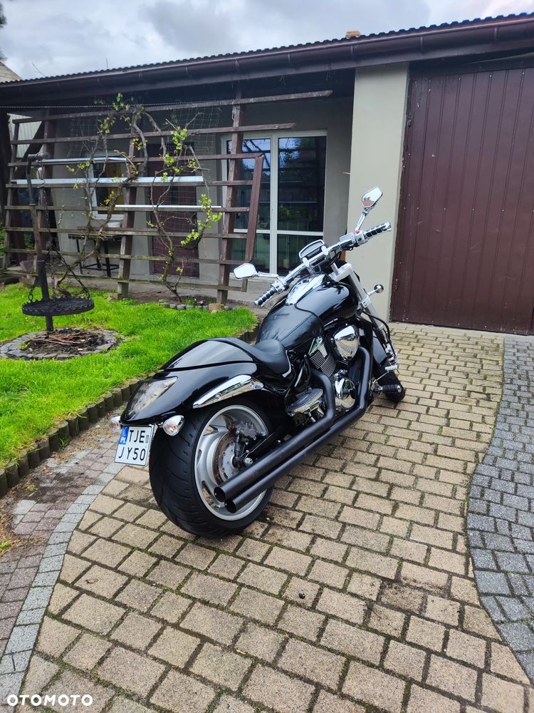 Suzuki Intruder - 6