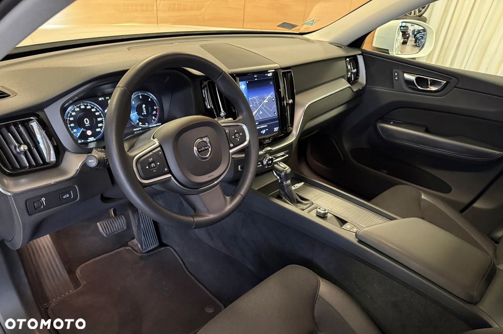 Volvo XC 60 D4 Momentum - 12