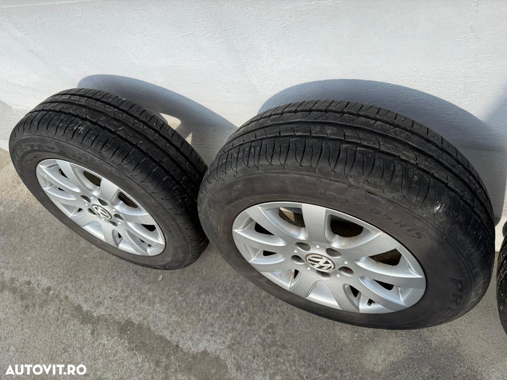 Volkswagen Golf - 25