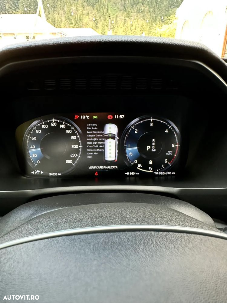 Volvo XC 90 B5 D AWD Geartronic Momentum Pro - 15
