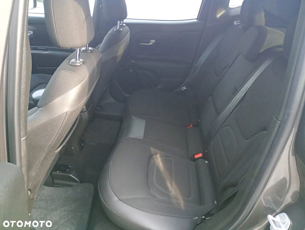 Jeep Renegade - 24