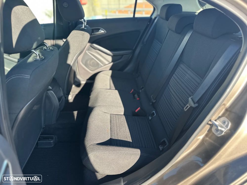 Mercedes-Benz A 180 - 15