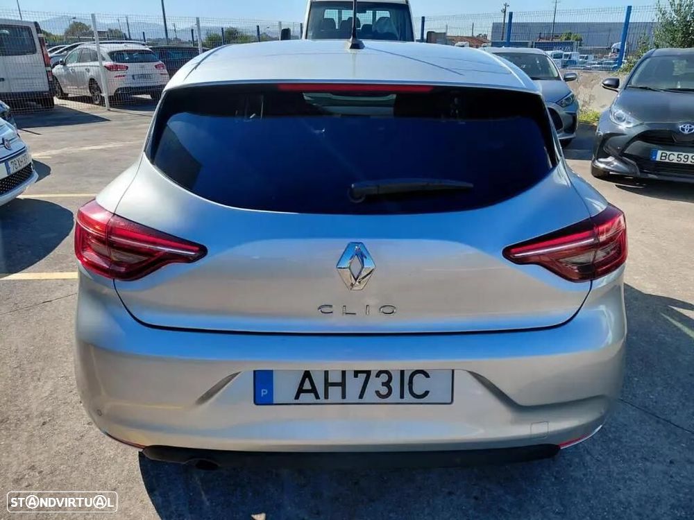 Renault Clio - 10