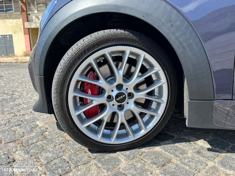 MINI Cabrio John Cooper Works - 9