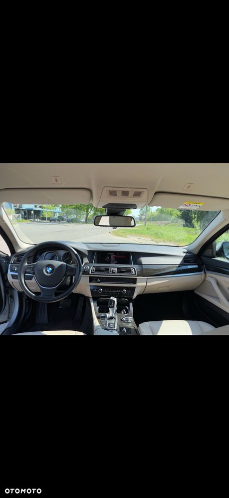 BMW Seria 5 528i xDrive Sport-Aut Luxury Line - 15