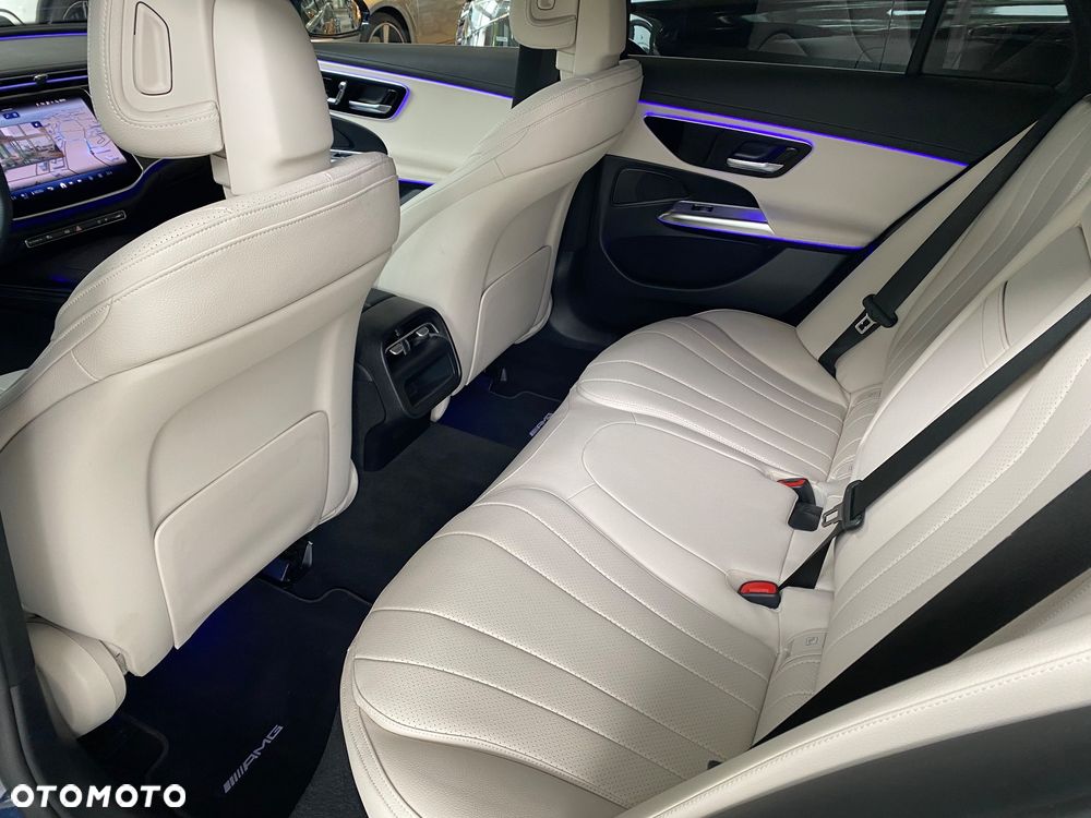 Mercedes-Benz Klasa E 220 d mHEV 4-Matic AMG 9G-Tronic - 39